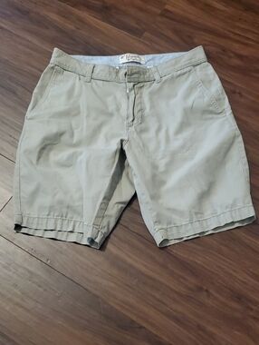Original Penguin Men's Light Khaki Flat Front Shorts